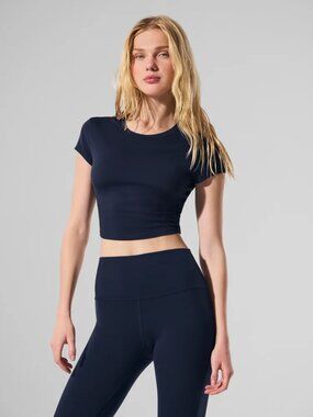 ALO Yoga - Alosoft Crop Finesse Short Sleeve Top - Navy - M